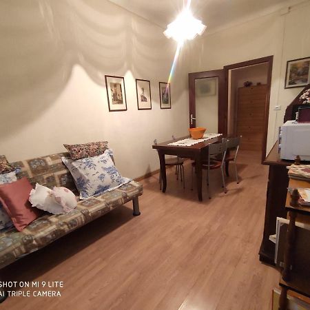 Ex Ostu Impero: Vino, Tartufo Ed Ospitalita Apartment La Morra Exterior foto