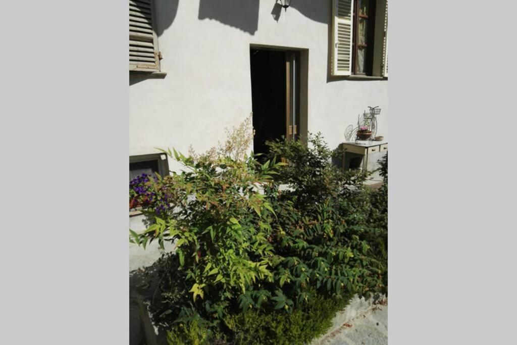 Ex Ostu Impero: Vino, Tartufo Ed Ospitalita Apartment La Morra Exterior foto
