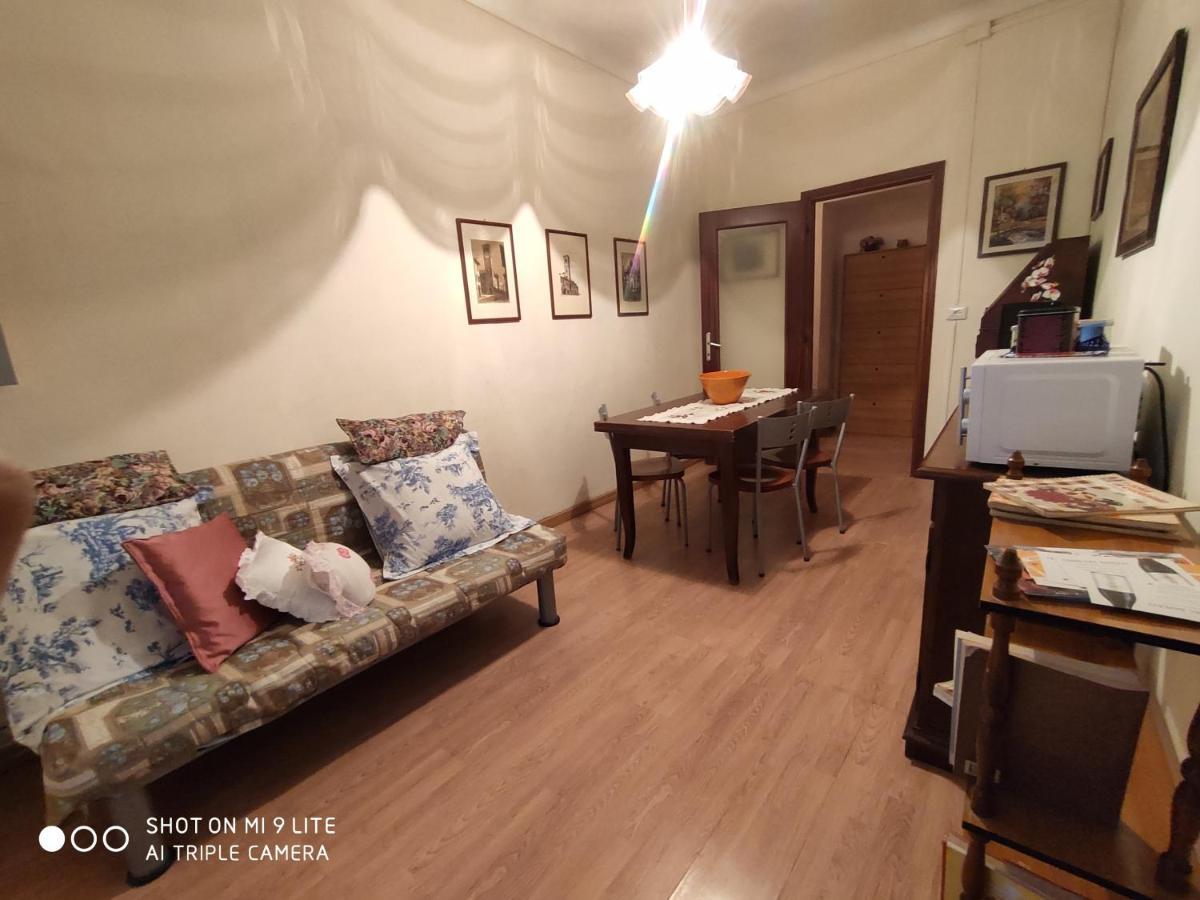 Ex Ostu Impero: Vino, Tartufo Ed Ospitalita Apartment La Morra Exterior foto
