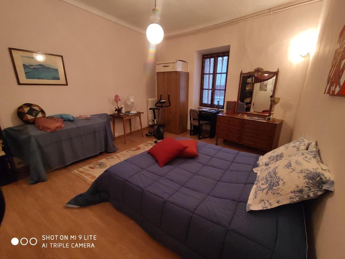 Ex Ostu Impero: Vino, Tartufo Ed Ospitalita Apartment La Morra Exterior foto