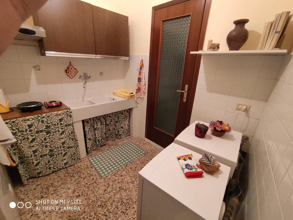 Ex Ostu Impero: Vino, Tartufo Ed Ospitalita Apartment La Morra Exterior foto